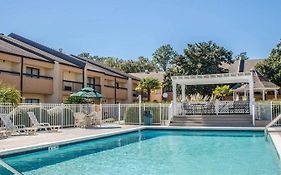 Quality Inn & Suites Pensacola Bayview